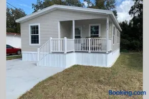 Cozy Resort Home Near Disney & Orlando Parks - Image 1