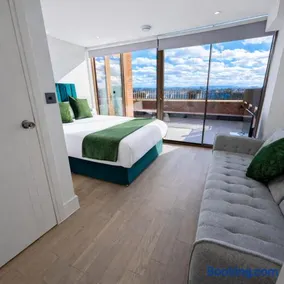 Boleyn Apartment in London - Image 3