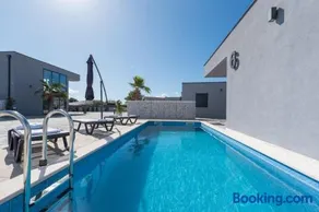 More Exclusive Villas and Spa - Image 2