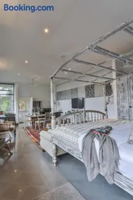 55TG Boutique Suites - Image 2