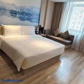 Atour Hotel Wuhan East Railway Station Optics Valley High-tech - Image 1
