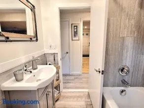 5•Star Fave CapeCodStyle Gem with Bedroom on Main - Image 4