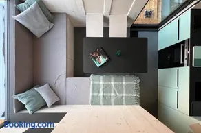Stylish tiny house in an urban oasis - Image 3