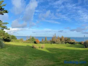 Maison en bord de mer avec jardin arboré à Groix - Image 1