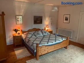Private apartment in historic castle from 1608 with tenniscourt - Image 3