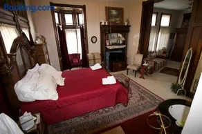 Mansion on The Mile B&B - Image 3