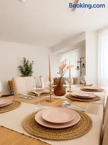 Park & Stay Cologne Apartment - Image 2