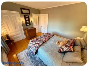 Great Northern Guest House King Suite 4 - Image 2