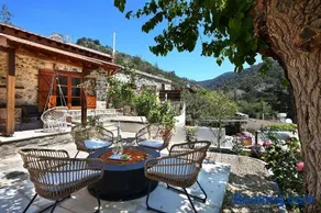 Blue Cottage - Image 1