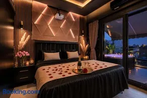 Romantic Luxurious Penthouse Designed Suite - Image 2