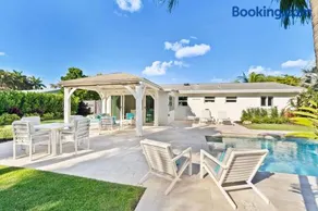 N Palm Beach Heated Pool, Spa & Lakeside Beach - Image 4