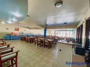 Flat's com 1 quarto, frente praia de Taperapuã, atravessou a rua está na praia, Condomínio Boulevard da Praia conta com piscina, sauna, sala de jogos além de café da manhã como cortesia - Image 3