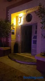 Modern accommodation with Riad spirit in Hivernage - Image 1