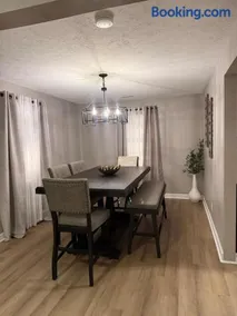 Ted's Place, R'ham's Premiere Home away from Home! - Image 1
