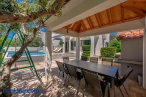 Sea Flower Beachfront Villa - Image 3