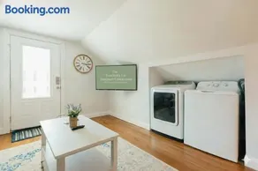 Charming Apt with chic decor Superhost w 5 Stars - Image 3