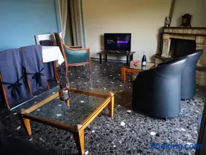 Sea View Apartment with 3 Bedrooms in Amfilochia - Image 1