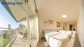 Spacious 3BR Apartment with River View & Terrace, Families Only - Image 4