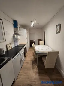 Basic flat near ferry port and beach - Image 1