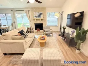 Modern and Cozy 3BR Retreat Perfect for Families or Big Group - Image 4