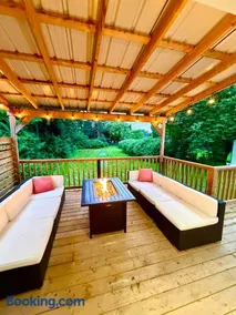 Ultimate Oasis-Waterpark, FIFA!, Zoo & Huge Yard - Image 1