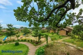 Sterling Orient Woods Pench - Image 4