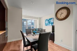 Amazing 1Bedroom 1BR Sheppard Metro Free parking - Image 5