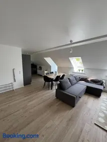 The Snowdrop - New Exclusive 4 bedroom house, up to 8 persons - 155m2 - Free Parking - Image 1