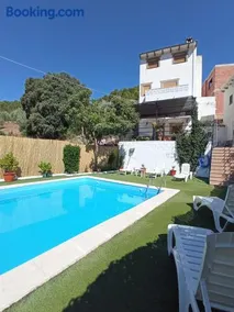 Casa con jardín, terraza e internet de alta velocidad | Vistas a la ciudad | Adaptada para teletrabajar - Image 2