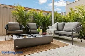 5BR Family Home Mins to Scarborough Beach - Image 2