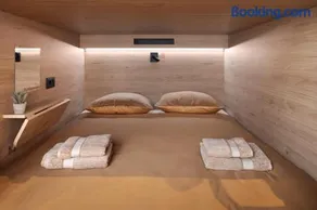 U-NIGHT Hostel Budva - Image 2