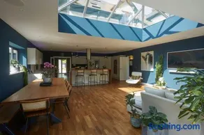 huge house & tennis court - negotiable - Image 3