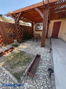 Fully Furnished Family Friendly Home - Image 3