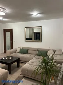 Bianco Deluxe Apartment - Image 5