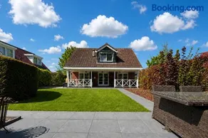 The Cosy Cottage Comfort - Sauna & Hot Tub in Private Garden - Image 1