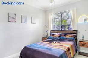 Spacious 3BR Family-Friendly Home Near Attractions - Image 2