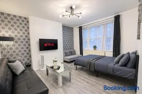 One Bed Apartment Near Liverpool Street - Image 5