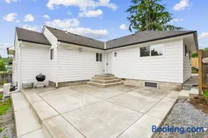 Fresh Renovated 4beds, 2baths Home Near SEA Airport & Light Rail - Image 5
