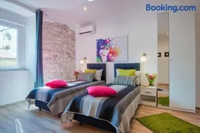 Top Center Rooms & Studio - Image 2