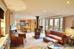 The Tower Rooms - Image 4