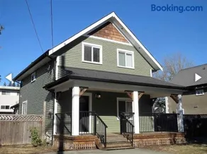 King and Queen rooms -J&J Chilliwack - Image 1