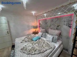LUXURY HOME - Image 1