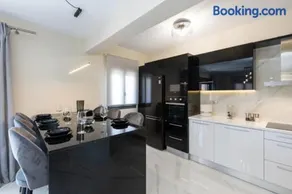Black Diamond Residence - Image 3