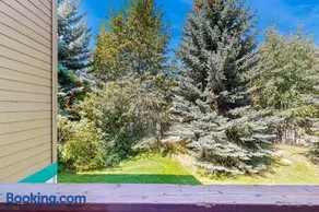 Beaver Creek Bungalow - Image 1