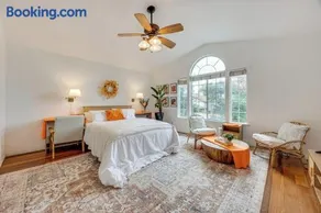 Rudraksha-5BR Luxury,3Bath, NE Fresno, Shopping, Dining, Medical, Tourist Attractions - Image 4