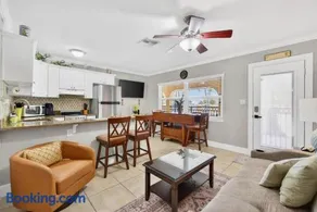 Coconut Villa Suite 2 - Image 1