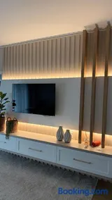 Casa moderna com piscina 3 quartos e área de festa - Image 1