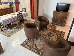 House with garden, 8 people + baby bed - Image 2