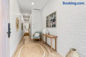 Carr Street Pool House Barwon Heads, Sleeps 10, Elevator, Heated Pool, 5 bedroom, 3 bathroom - Image 3