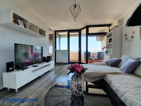 Bright apartment Bloom - free parking and WiFi - Image 3